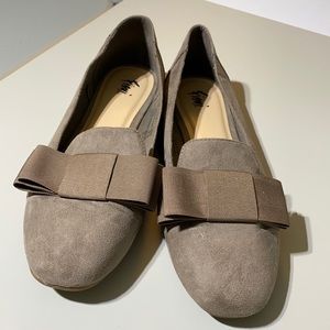 Beige flat suede loafers worn once! Size 10